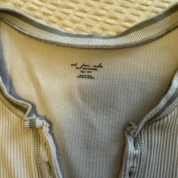 Urban Outfitters ‘Go for Gold’ Top - Picture 2 of 2